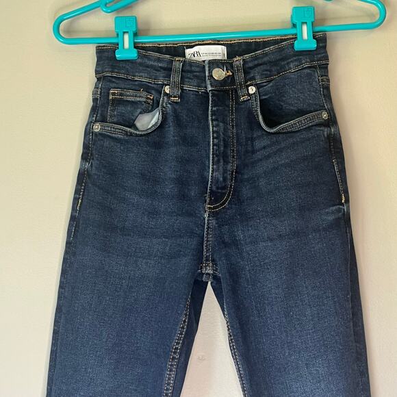 Zara Dark Wash Cropped Bootcut Jean Size 2 - Picture 5 of 11